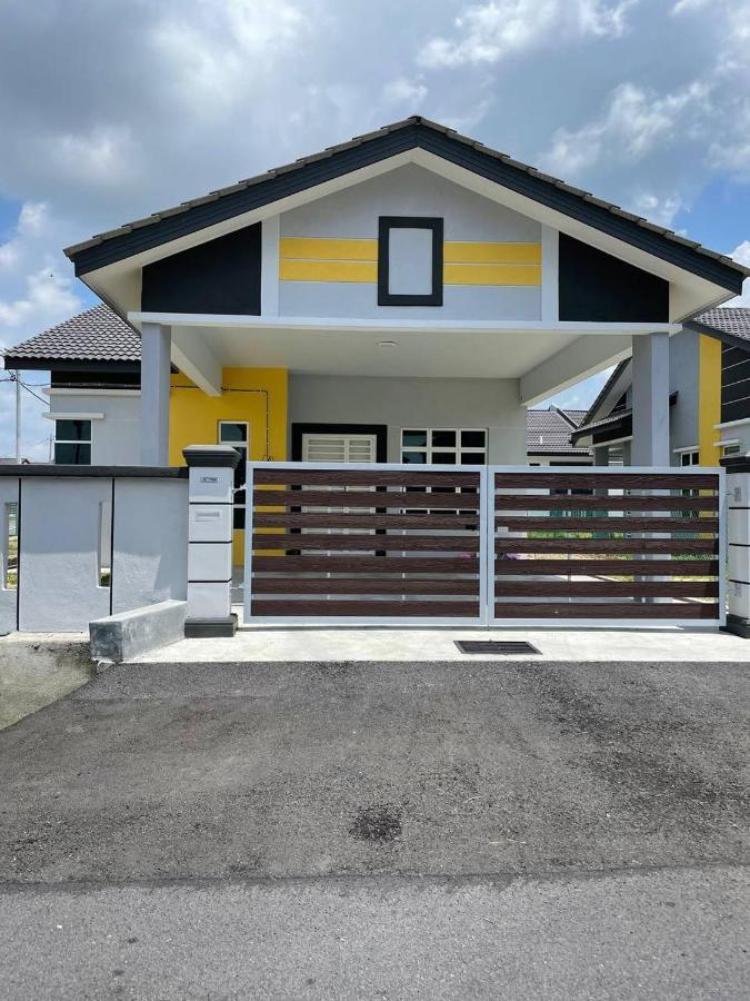 Bungalow Homestay Jasin Malacca Exteriör bild